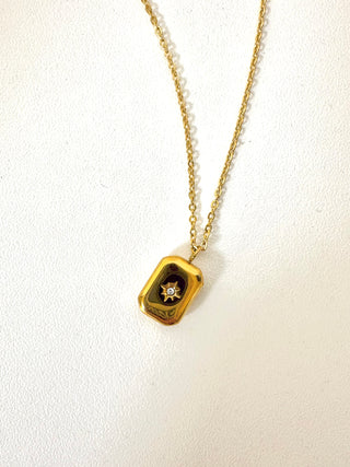 Daisy Pendant Necklace